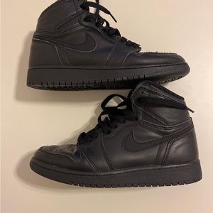 AJ1 HIGH RETRO OG TRIPLE BLACK SZ 5 USED